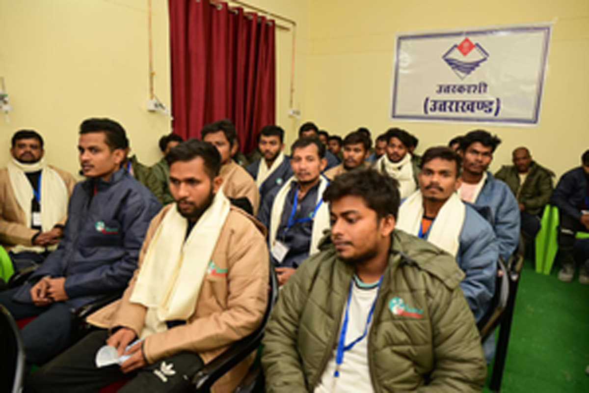 उत्तरकाशी टनल हादसा : रेस्क्यू किए गए झारखंड के 15 श्रमिक फ्लाइट से पहुंचेंगे रांची